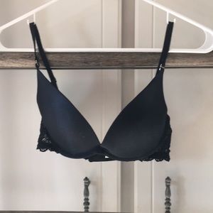 Victoria Secret very sexy black bra 34b